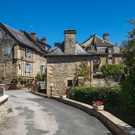 T2 3 étoiles St Geniez D'olt 2 Piscines Chauffées * Pierrefiche (Aveyron)