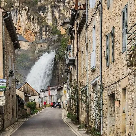 T2 3 étoiles St Geniez D'olt 2 Piscines Chauffées Appartement Pierrefiche (Aveyron)