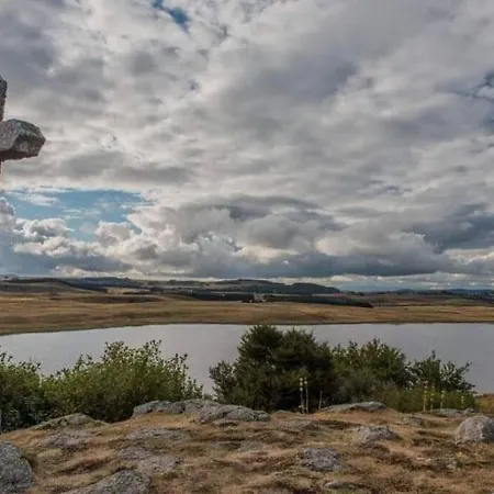 Appartamento T2 3 étoiles St Geniez D'olt 2 Piscines Chauffées