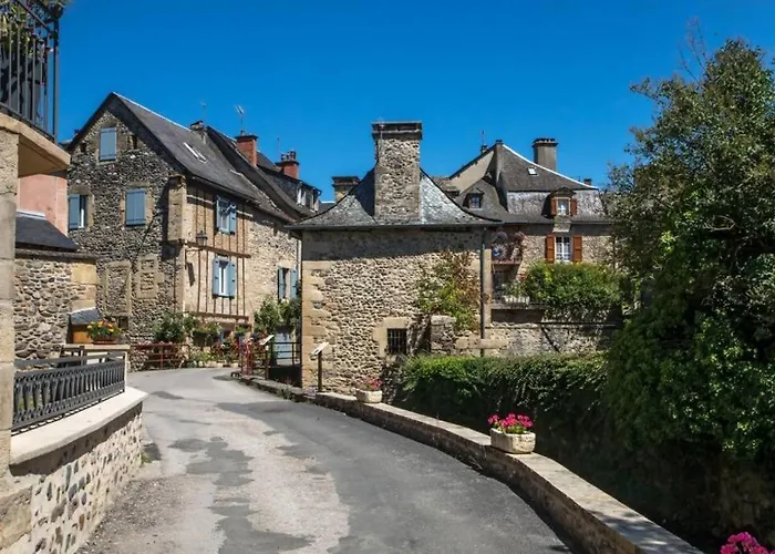 T2 3 étoiles St Geniez D'olt 2 Piscines Chauffées * Pierrefiche (Aveyron)