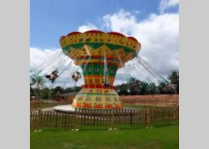 T2 3 étoiles St Geniez D'olt 2 Piscines Chauffées