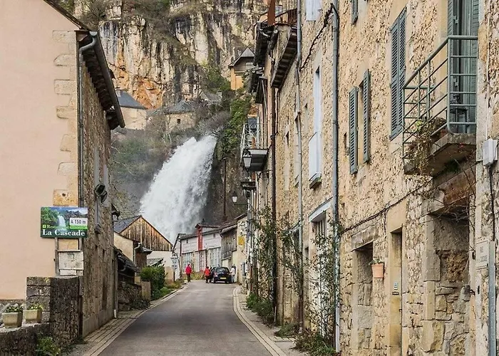 T2 3 Etoiles St Geniez D'olt 2 Piscines Chauffees 75 Διαμέρισμα Pierrefiche (Aveyron)