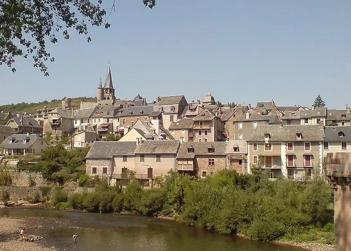 T2 3 étoiles St Geniez D'olt 2 Piscines Chauffées * Pierrefiche (Aveyron)